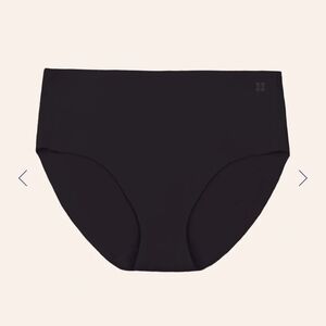 Seamless Black Hipster Women's Brief
